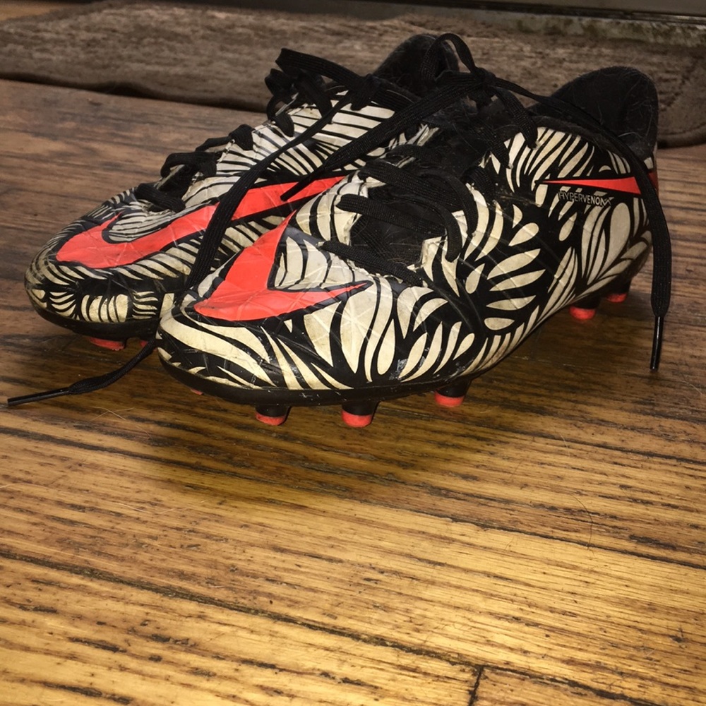 Nike Soccer Cleats Youth 4.5
